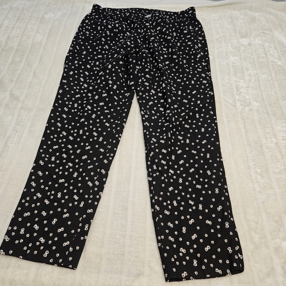 BOGO Free🦋 Lord & Taylor Floral Print Pull On Pants - Picture 7 of 16